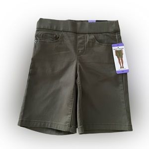 DKNY Women’s Pull On Short Size:XS Color:Military Green (NWT)